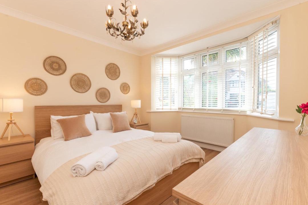 Photo of Bedroom in Chessington North and Hook