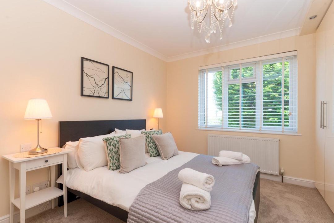 Photo of Bedroom in Chessington North and Hook