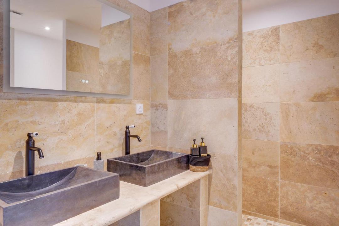 Photo of Bathroom in Puisseguin