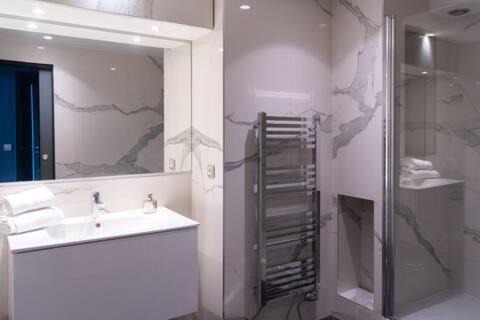 Photo of Bathroom in Faubourg-du-Roule