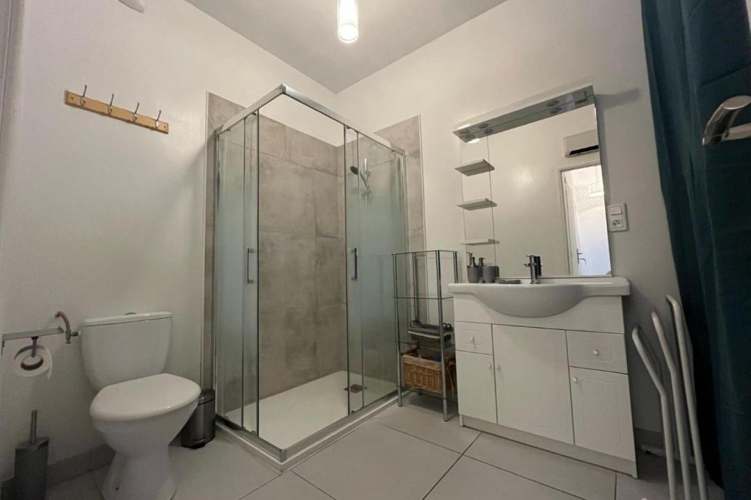 Photo of Bathroom in Durban-Corbieres