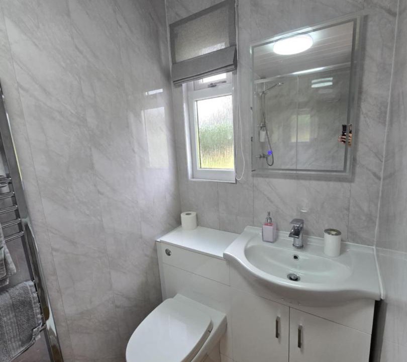 Photo of Bathroom in Pendine