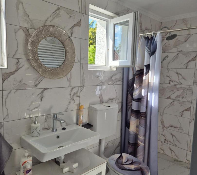 Photo of Bathroom in Igal