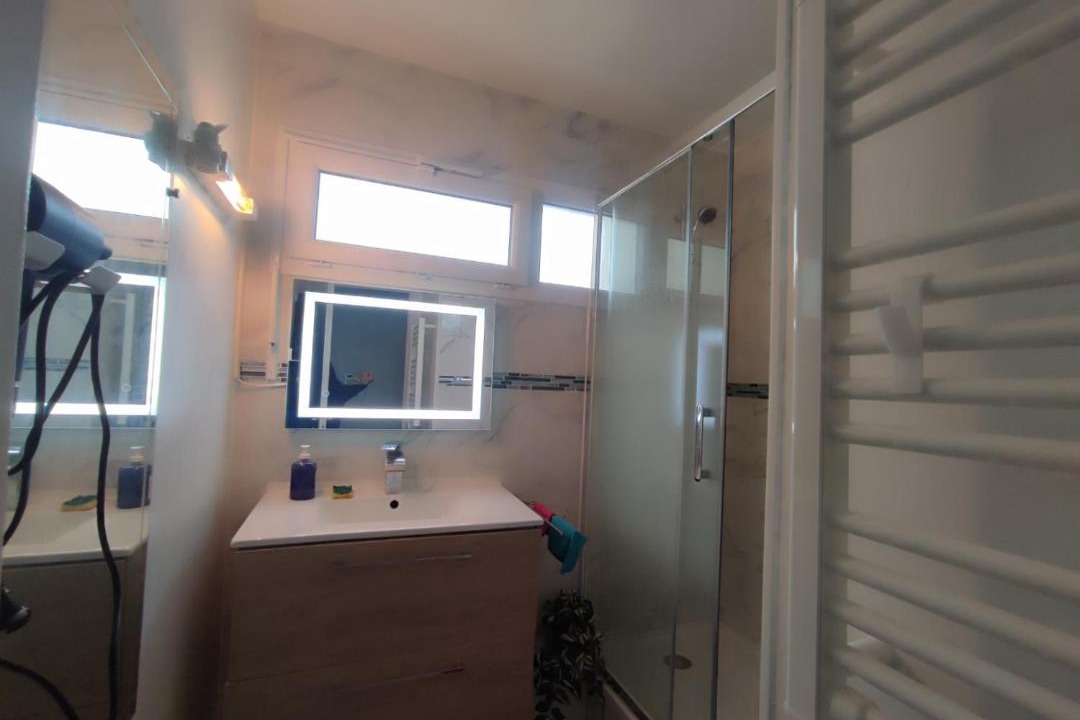 Photo of Bathroom in Courseulles-sur-Mer