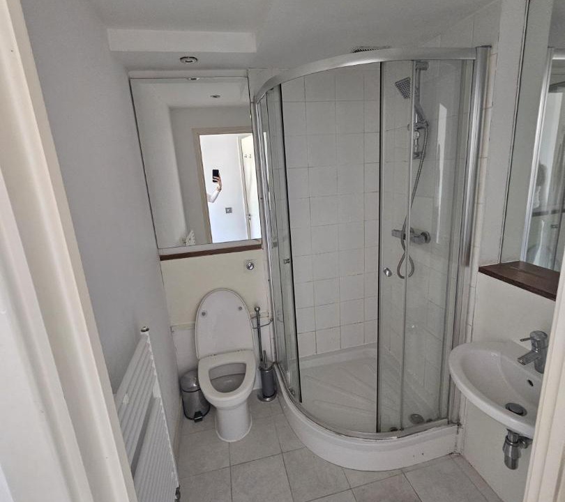 Photo of Bathroom in Peninsula