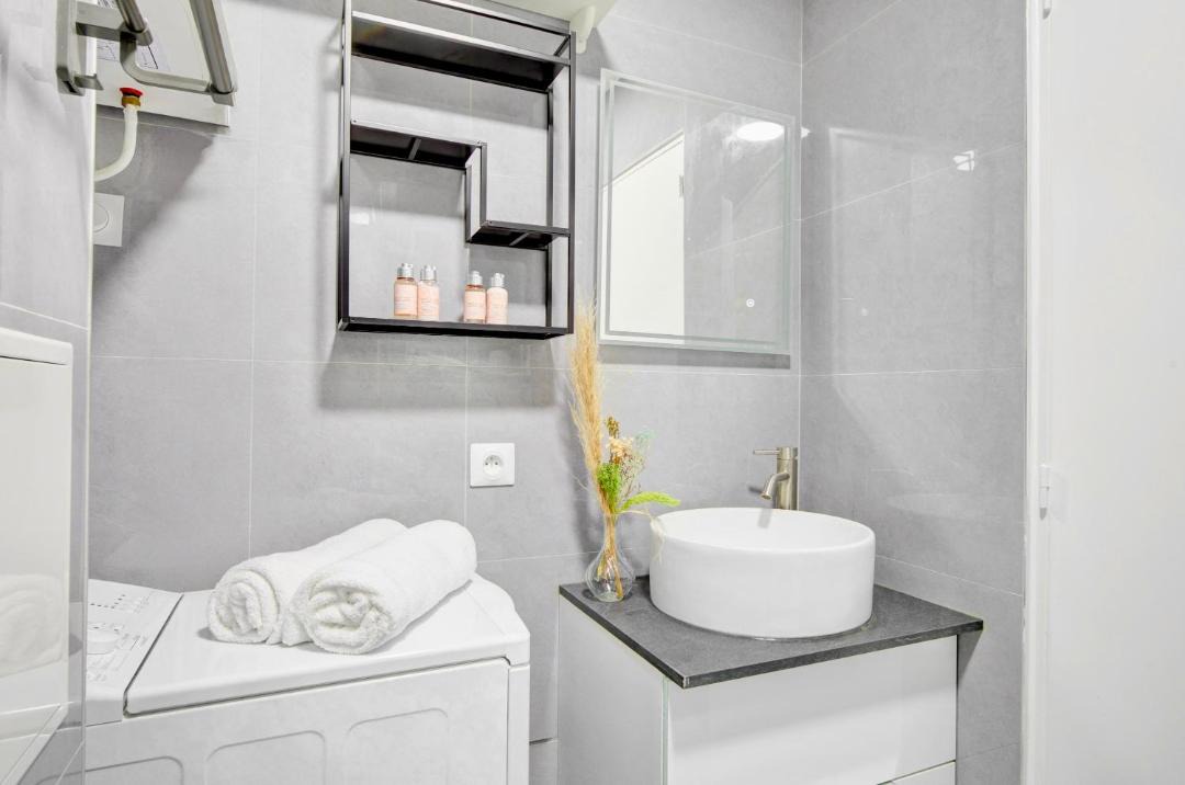 Photo of Bathroom in Quartier du Faubourg-Montmartre