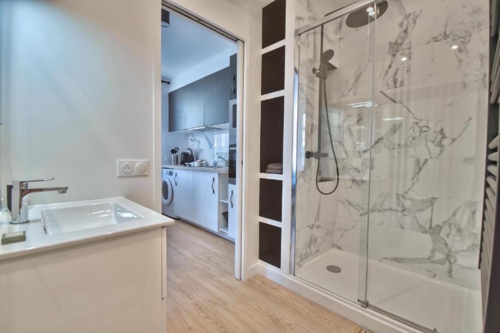 Photo of Bathroom in Maintenon