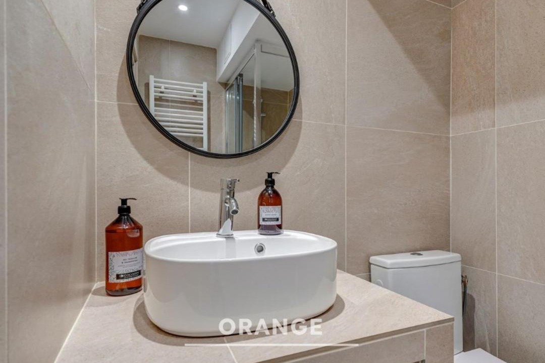 Photo of Bathroom in Opera