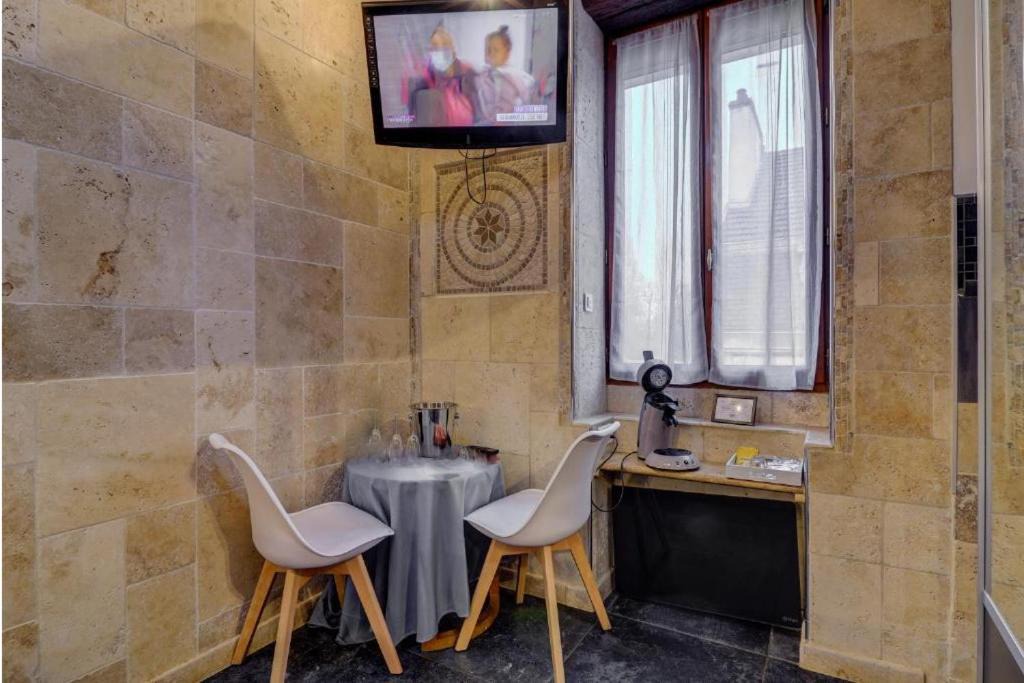 Photo of Bathroom in Faubourg-Raines