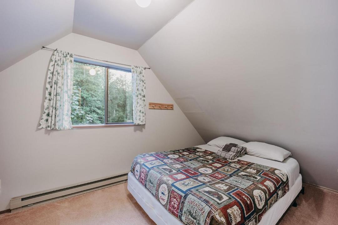 Photo of Bedroom in Maple Falls
