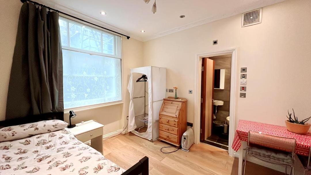 Photo of Bedroom in Chinatown