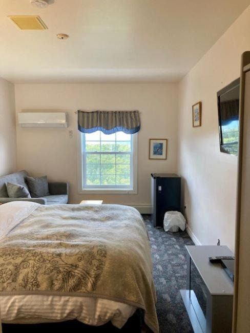 Photo of Bedroom in Ingonish Beach