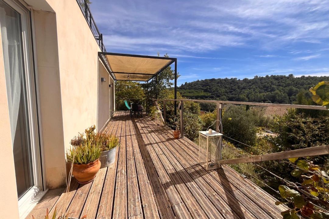 Photo of Patio Balcony in Vendemian