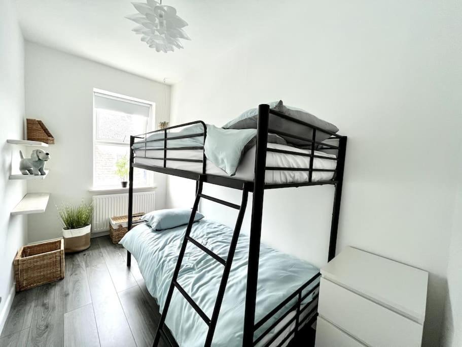 Photo of Bedroom in Barry