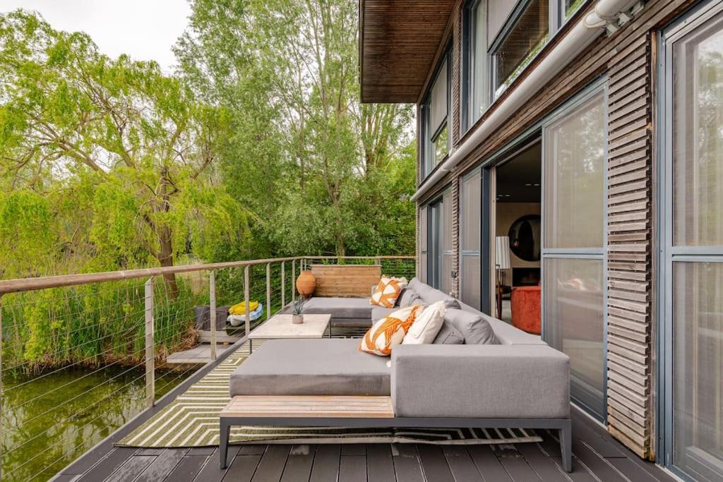 Photo of Patio Balcony in Lechlade