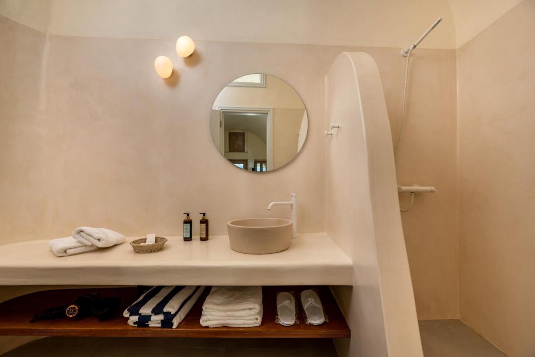 Photo of Bathroom in Vothon
