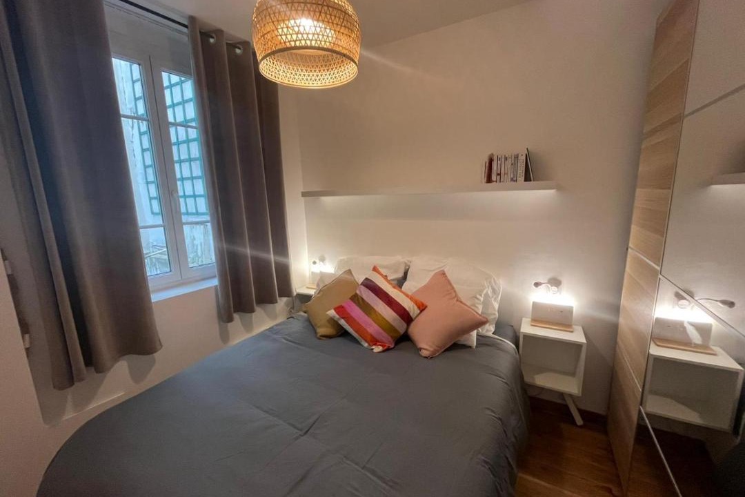 Photo of Bedroom in 11th Arrondissement