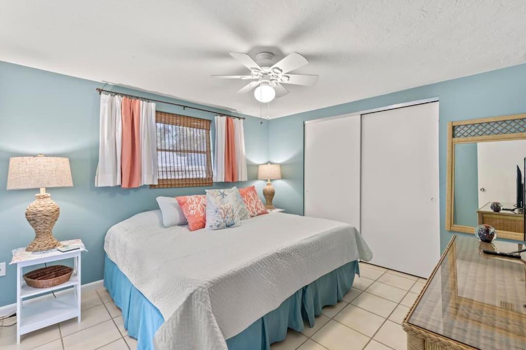 Photo of Bedroom in Gulf Gate Estates