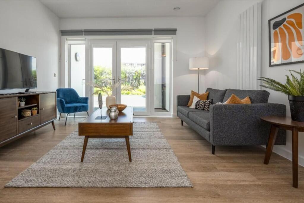 Photo of Livingroom in Walton-on-Thames