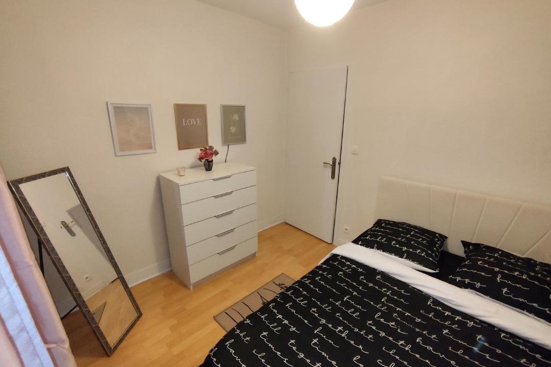 Photo of Bedroom in Montmuzard