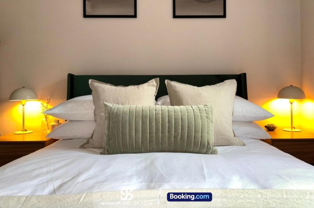 Photo of Bedroom in Oxford City Centre