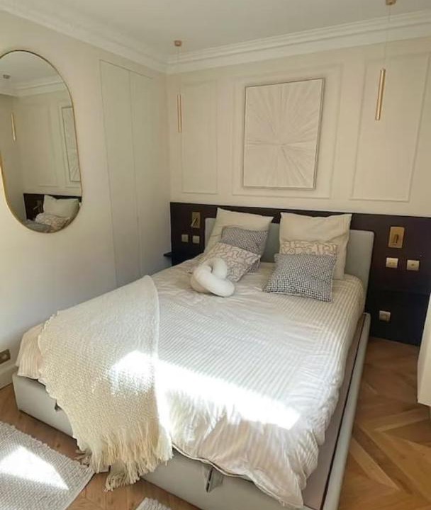Photo of Bedroom in Faubourg-du-Roule