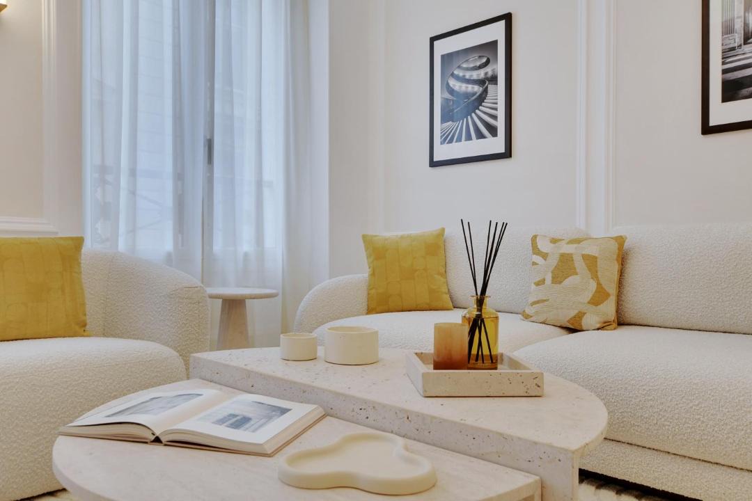 Photo of Livingroom in Quartier du Faubourg-Montmartre