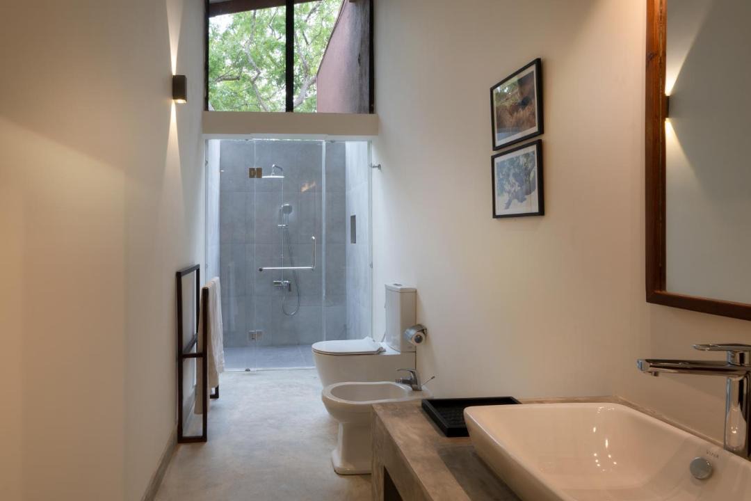 Photo of Bathroom in Kirinda