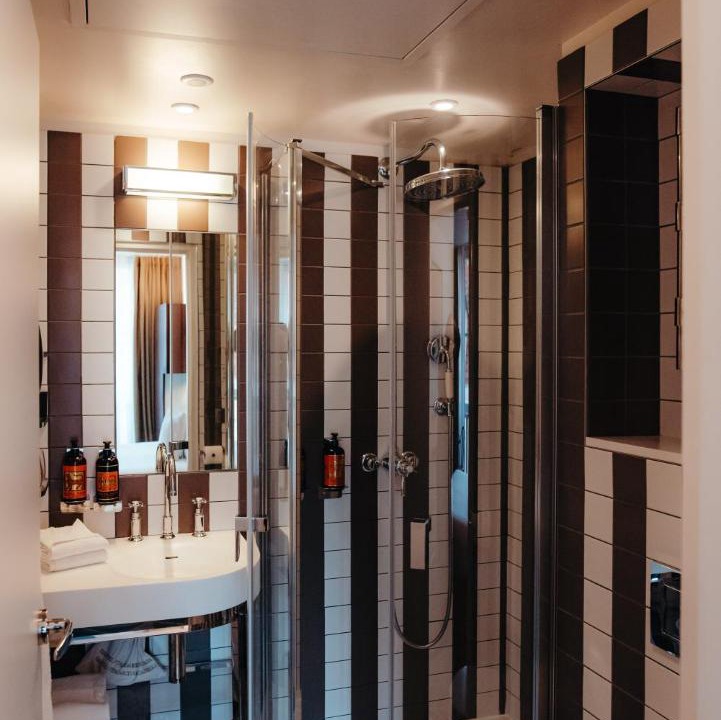 Photo of Bathroom in 15th Arrondissement