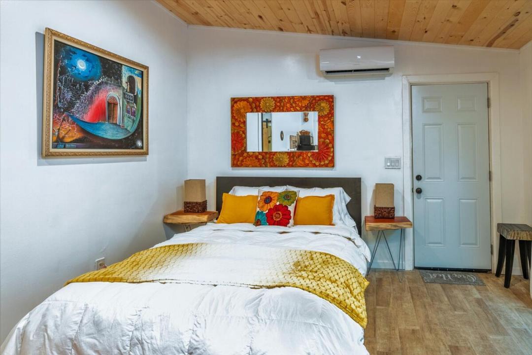 Photo of Bedroom in Indian Beach Sapphire Shores