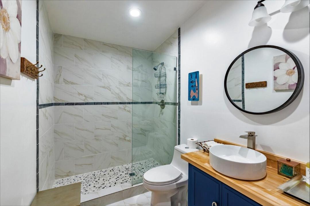 Photo of Bathroom in Indian Beach Sapphire Shores