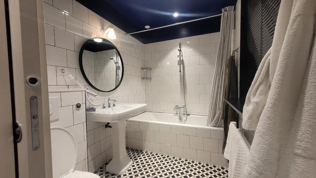 Photo of Bathroom in Sete
