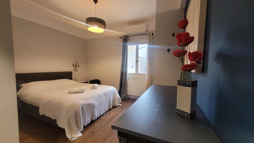 Photo of Bedroom in Sete