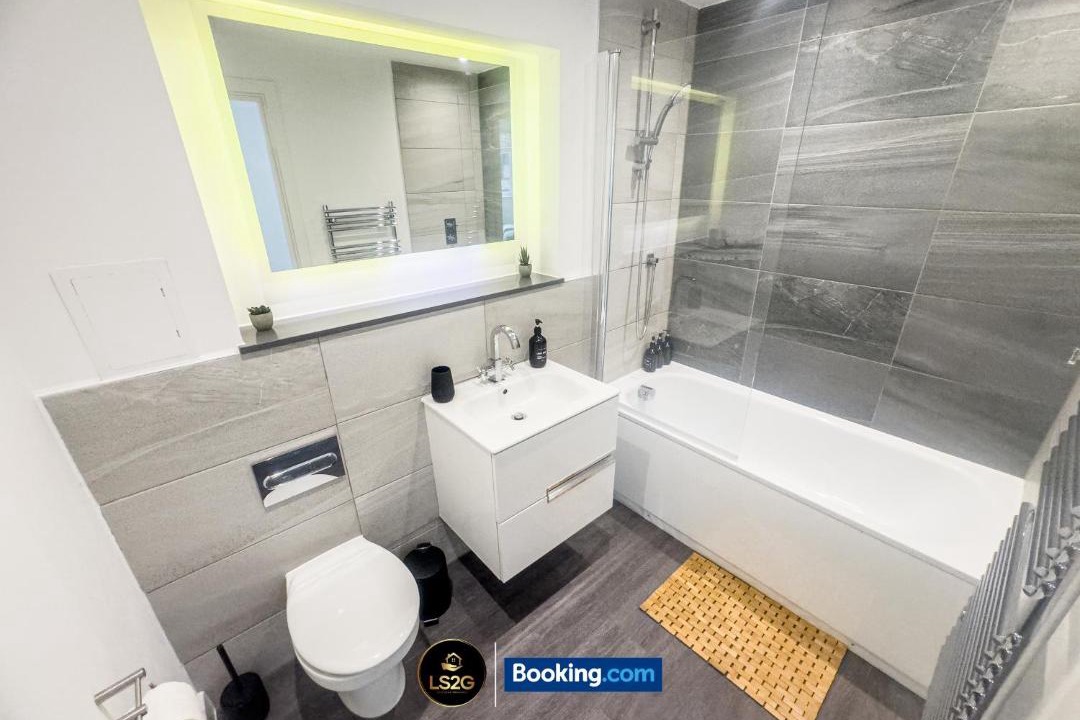Photo of Bathroom in Peninsula