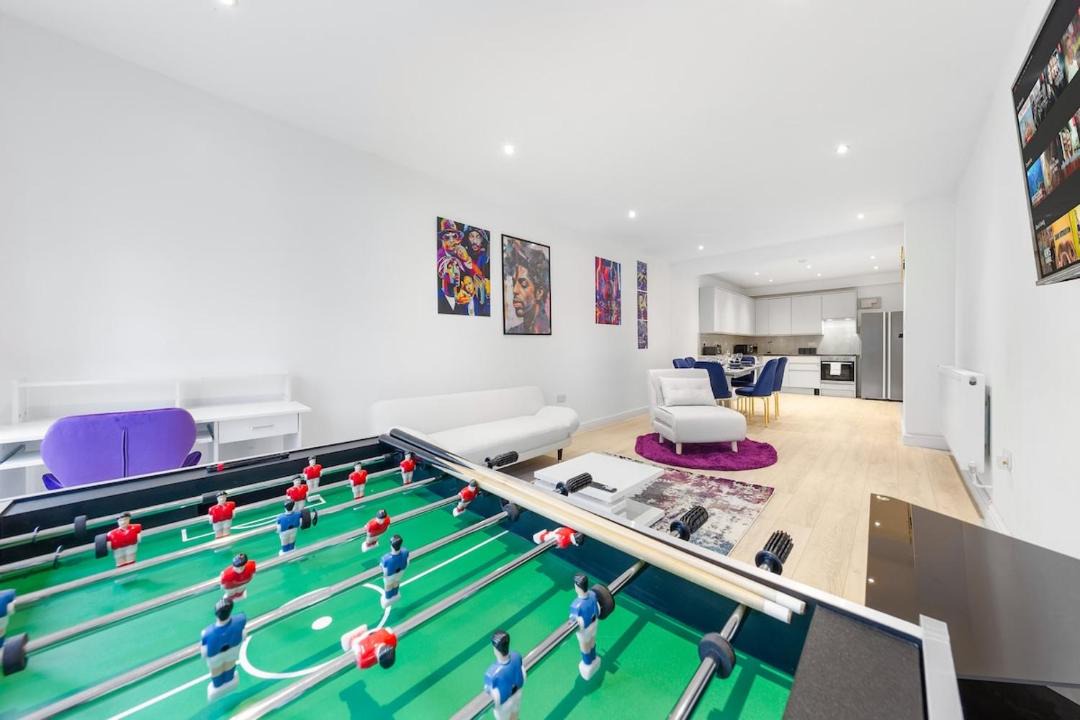 Photo of Livingroom in West Hendon