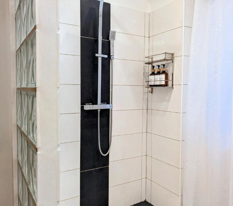 Photo of Bathroom in Nimes City Centre