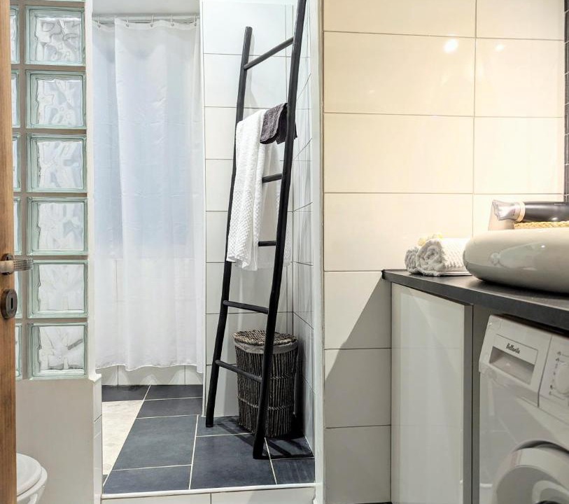 Photo of Bathroom in Nimes City Centre