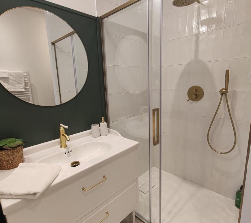 Photo of Bathroom in Ep 21 - Saint-Paul