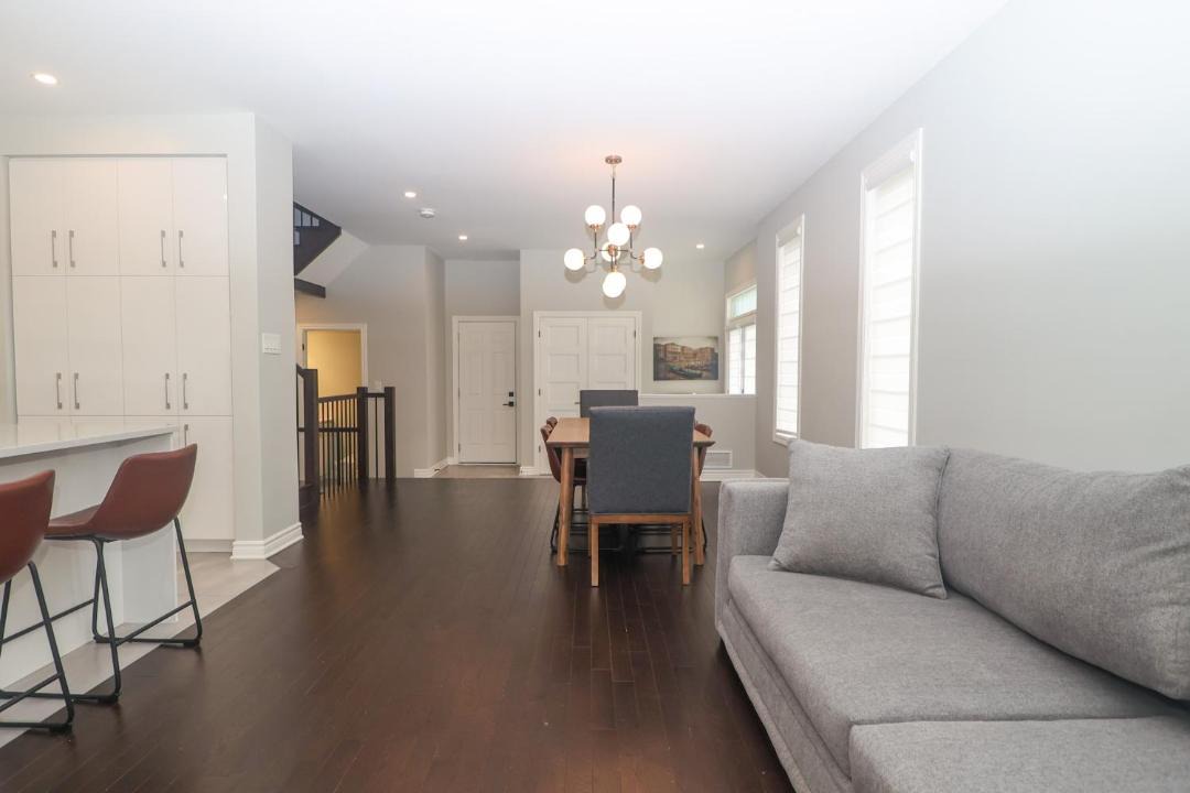 Photo of Livingroom in Ottawa Division
