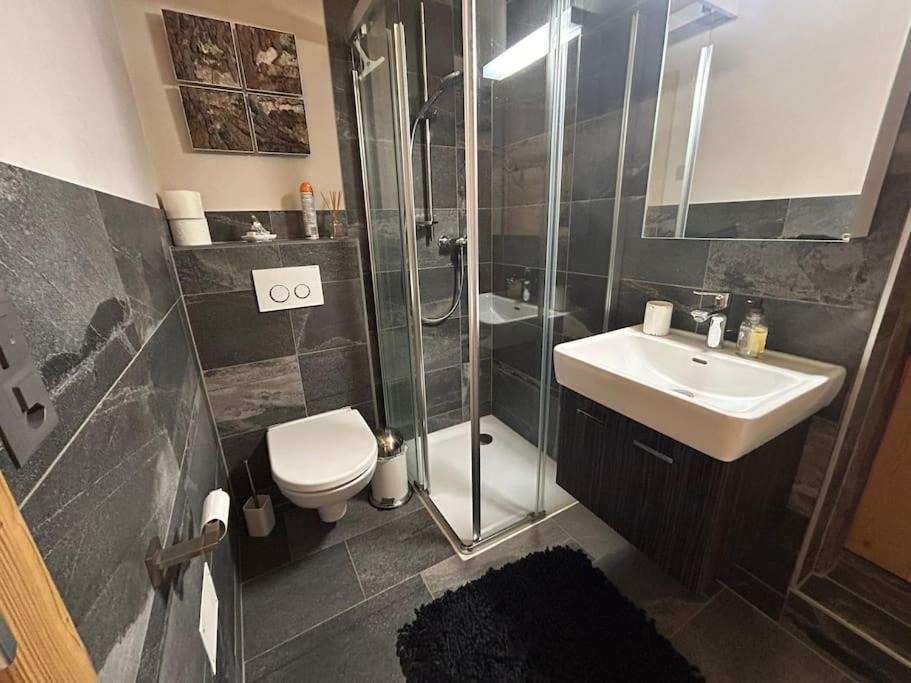Photo of Bathroom in Saint-Luc