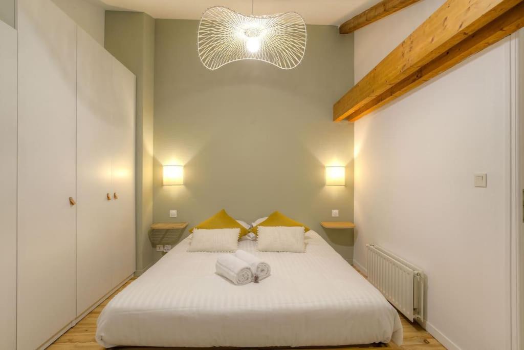 Photo of Bedroom in Voltaire - Saint Amour