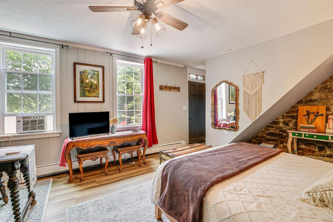 Photo of Bedroom in Lambertville