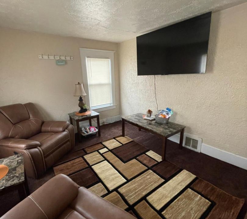 Photo of Livingroom in Lansing