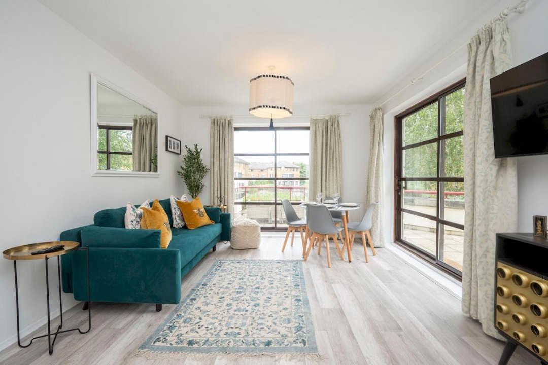 Photo of Livingroom in Surrey Docks