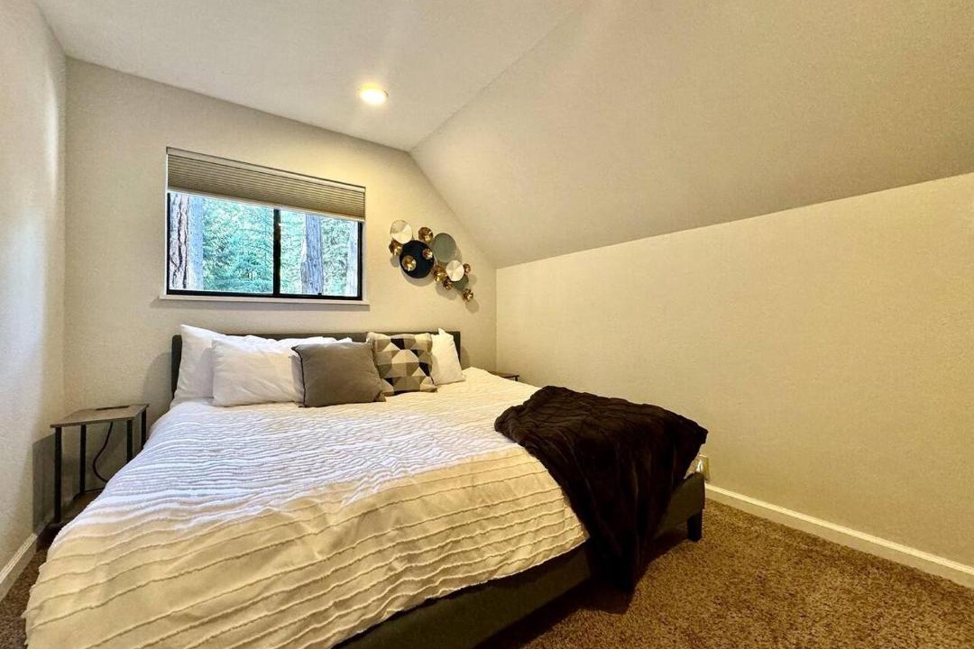 Photo of Bedroom in Pollock Pines
