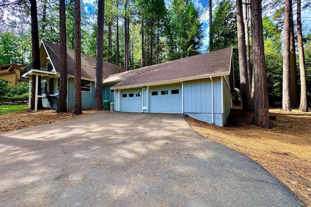 Photo of Buildings in Pollock Pines