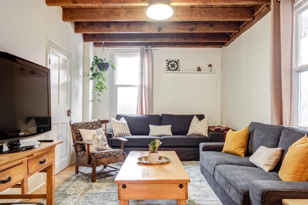 Photo of Livingroom in Picton