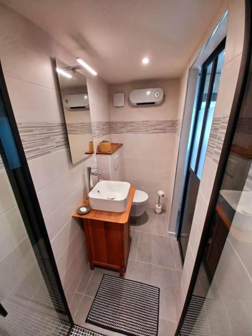Photo of Bathroom in Saint-Medard-en-Jalles