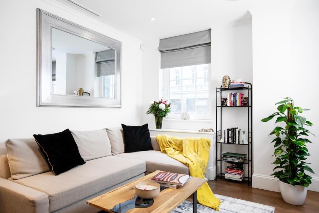 Photo of Livingroom in Covent Garden