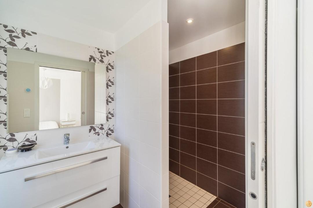 Photo of Bathroom in Tregastel